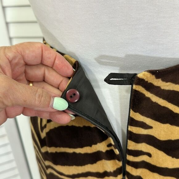 Talbots Pencil Skirt Size 14P Y2K Zebra Print Velvet - Picture 9 of 13
